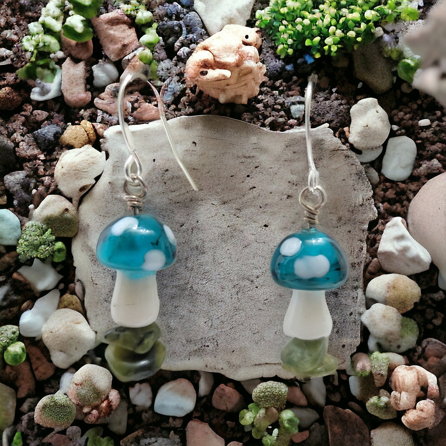 Toadstool earring bright blue